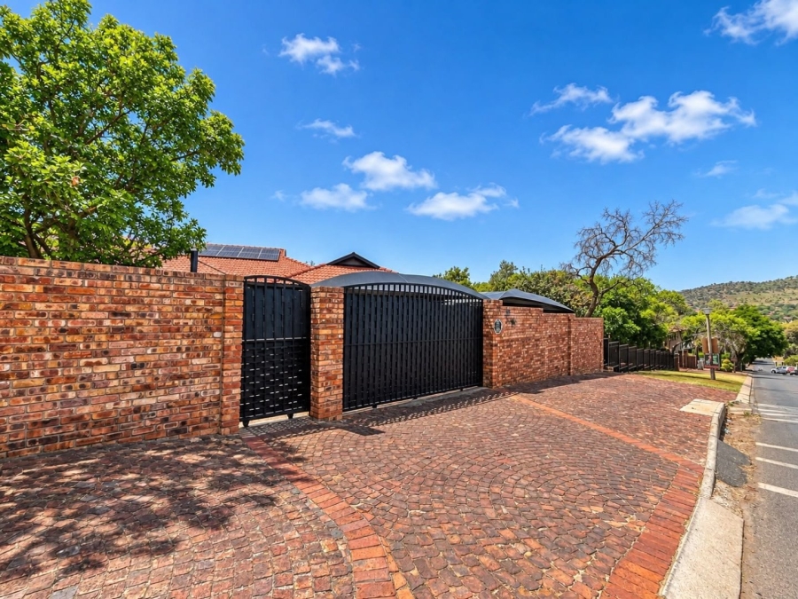 To Let 4 Bedroom Property for Rent in Cashan North West